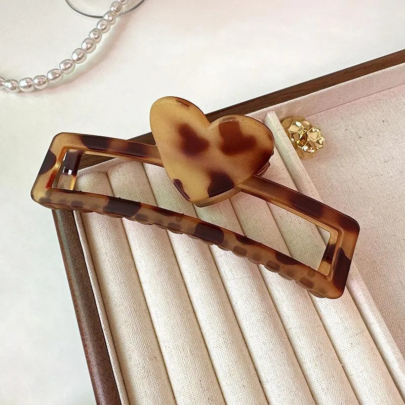 Women's Retro Flower Arylic Hair Claws