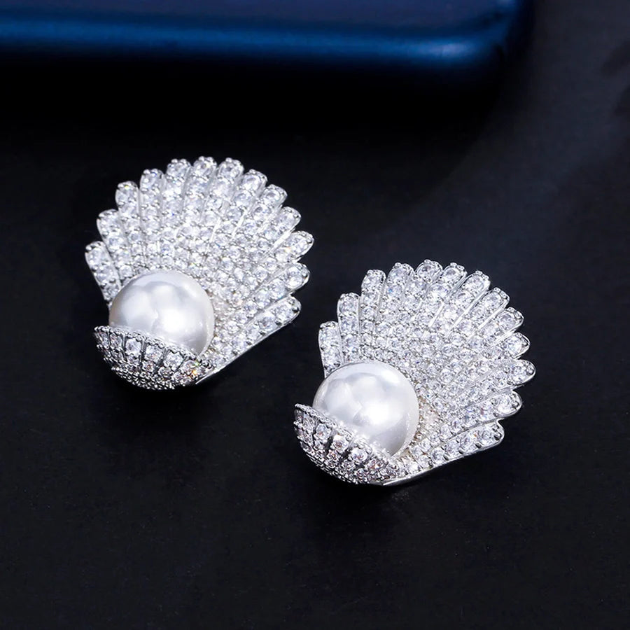 1 Pair Elegant Luxurious Sector Plating Inlay Copper Pearl Zircon White Gold Plated Ear Studs