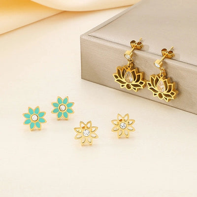 1 Pair Vintage Style Flower Hollow Out Inlay 304 Stainless Steel Zircon 18K Gold Plated Ear Studs