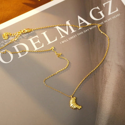 Copper 18K Gold Plated Ruched Chain Horns Pendant Necklace