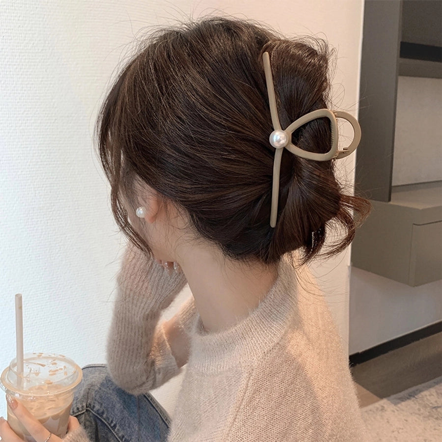 Frosted Grab Clip Oversized Hairpin Back of Head Advanced Sense Hair Volume Thick Hair Pearl Shark Clip Women's Early Spring