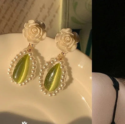 French retro earrings women's temperament earrings high-end feeling mosquito-repellent incense plate ear clip women's No ear hole pearl earrings women's wholesale