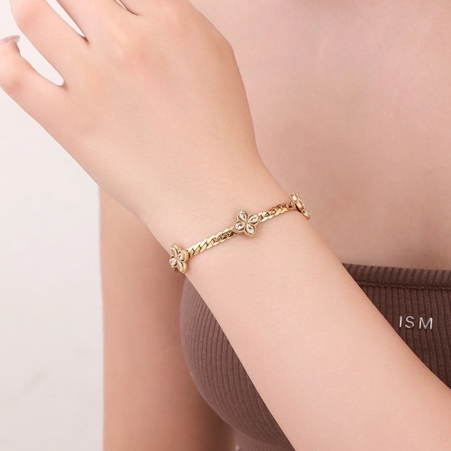 Elegant Classic Style Four Leaf Clover Flower 304 Stainless Steel Zircon Bracelets In Bulk