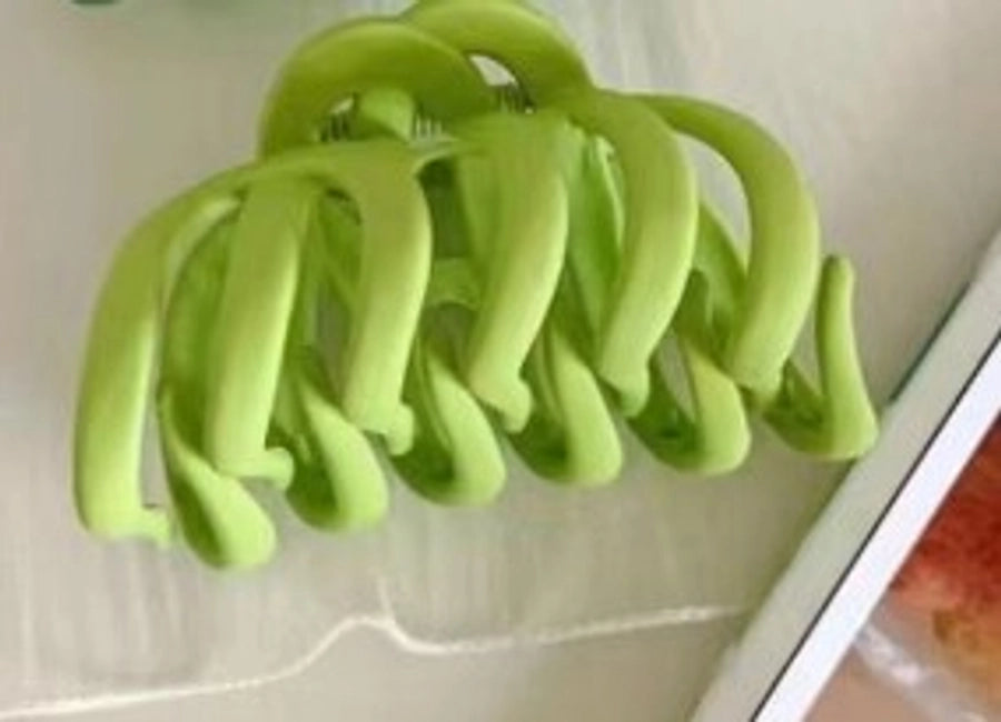 simple style solid color plastic hair claws