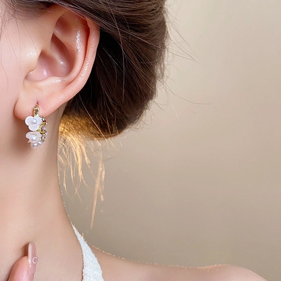 1 Pair French Style IG Style Flower Inlay Alloy Imitation Pearl Rhinestones Earrings
