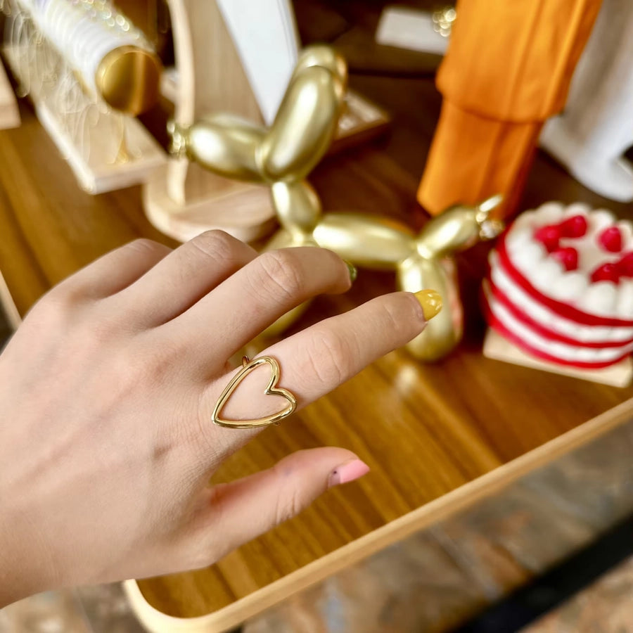 Amazon Hot Sale Beautiful Ring Gold Big Hollow Heart Ring Copper Strips 18K Gold Plated Women Men Love Zircon Ring