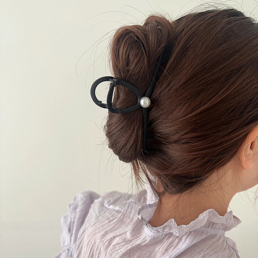 Frosted Grab Clip Oversized Hairpin Back of Head Advanced Sense Hair Volume Thick Hair Pearl Shark Clip Women's Early Spring