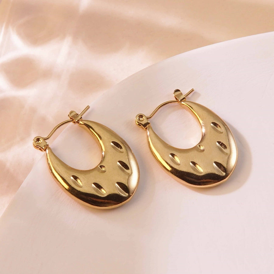 1 Pair Simple Style Classic Style Commute Geometric Heart Shape Strawberry Hollow Out 304 Stainless Steel Imitation Gold  Earrings Ear Studs