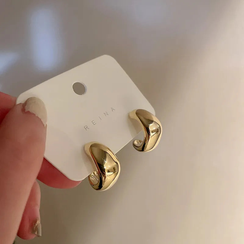 retro c shape solid color metal plating women's earrings 1 pair