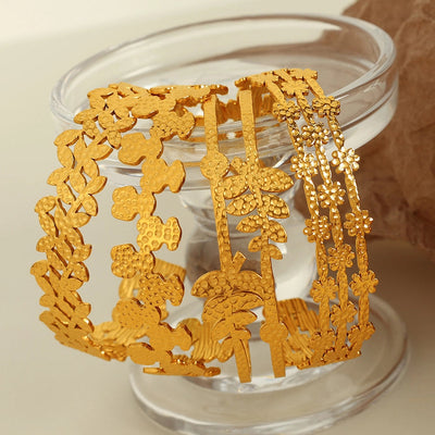 Simple Style Leaves Solid Color Flower Titanium Steel 18K Gold Plated Bangle In Bulk