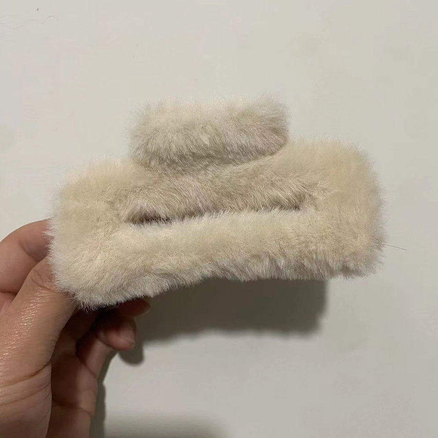 Korean Simple Plush Grab Clip Girl Autumn and Winter New Back Head Hair Clip Elegant Hair Grab Shark Clip Hair Accessories