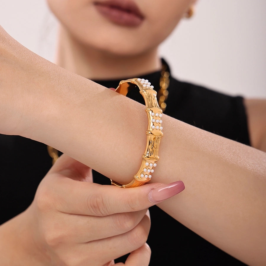 Elegant Luxurious Geometric 304 Stainless Steel 18K Gold Plated Artificial Pearls Bangle In Bulk