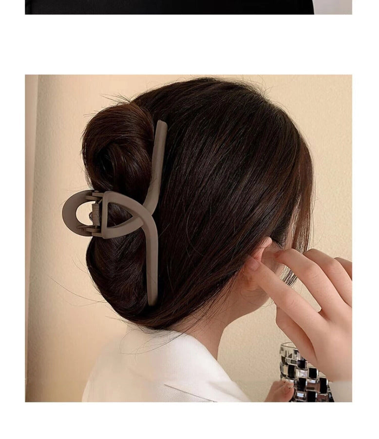 new 15CM oversized frosted hair clip female shark clip high-grade hair volume multi-head updo hair clip