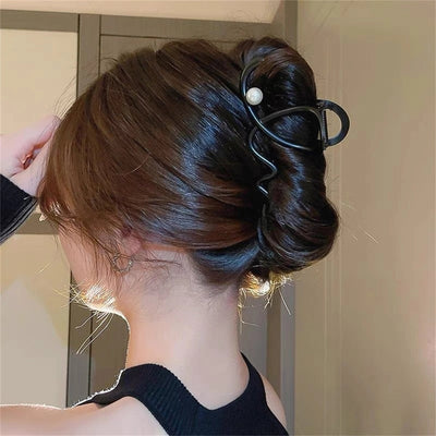 Women's Elegant Basic Waves Metal Inlaid Pearls Hair Claws
