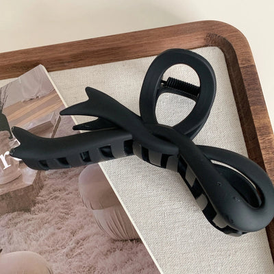 simple style bow knot plastic hair claws