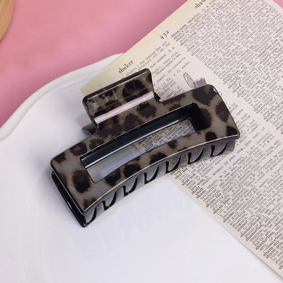Women's Retro Leopard Plastic Printing Hollow Out Hair Claws