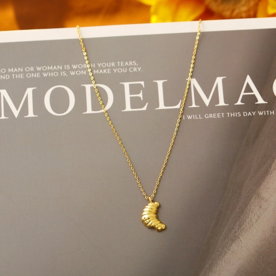 Copper 18K Gold Plated Ruched Chain Horns Pendant Necklace