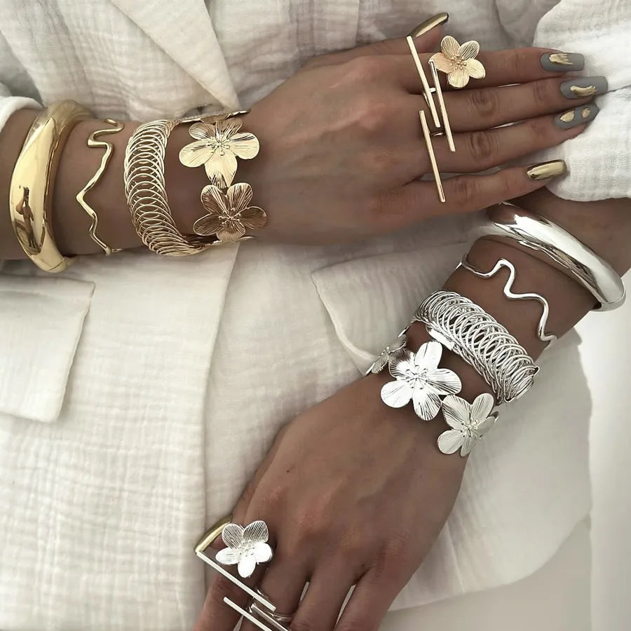 Vintage Style Simple Style Flower Butterfly 304 Stainless Steel Bangle In Bulk