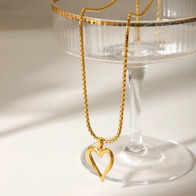 Jewelry IG Style Elegant French Style Heart Shape 304 Stainless Steel Titanium Steel 18K Gold Plated Pendant Necklace