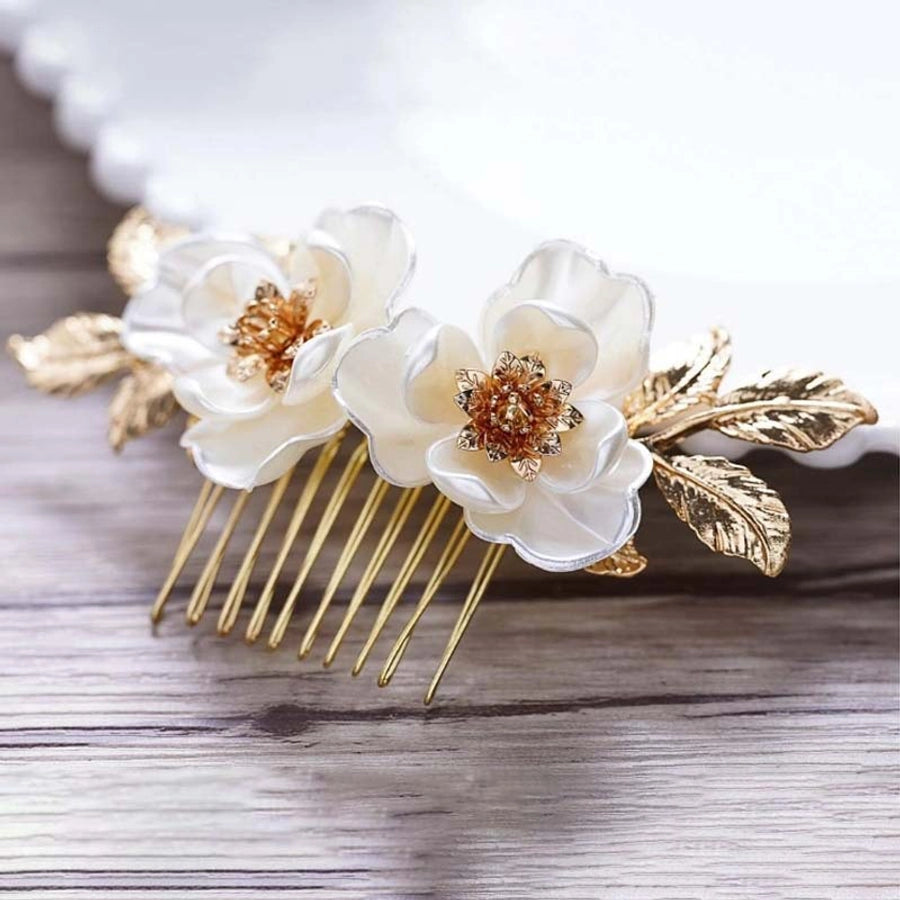 Women's Sweet Simple Style Flower Metal Insert comb