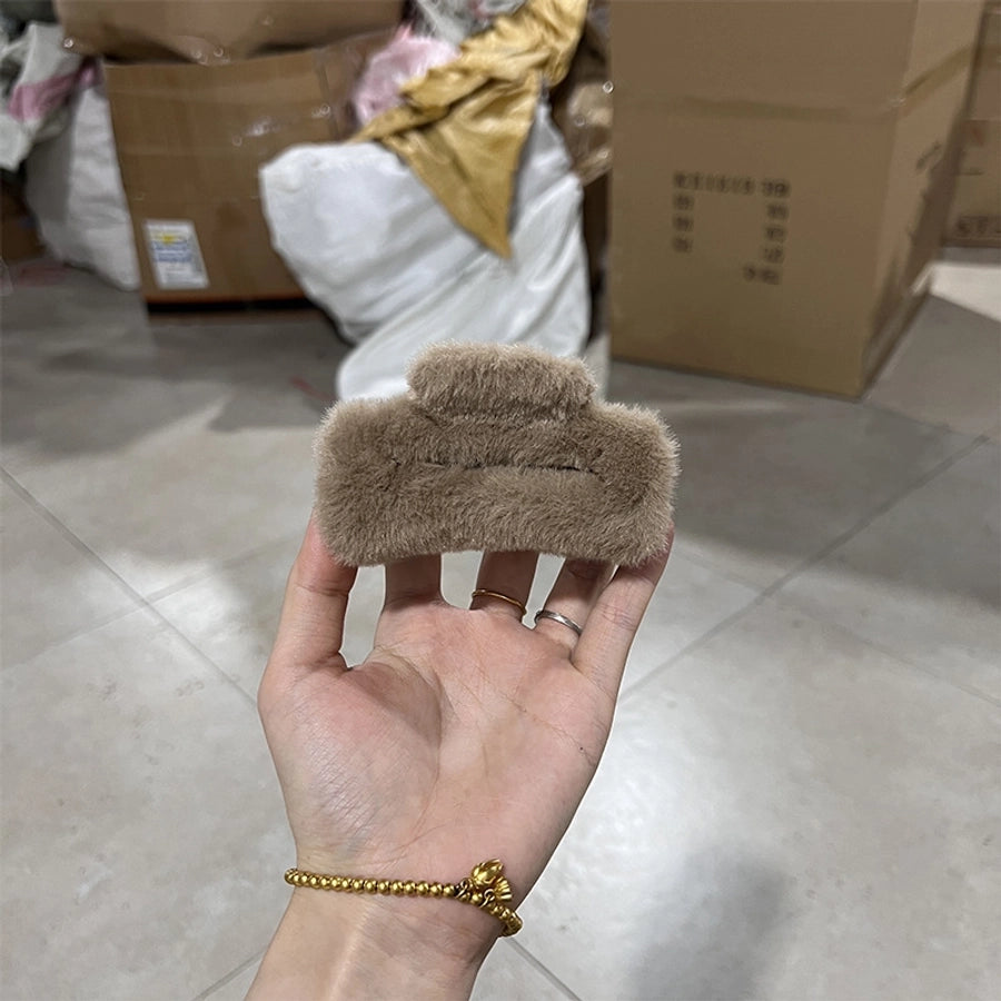 Women's Simple Style Solid Color PC Plush Hair Claws