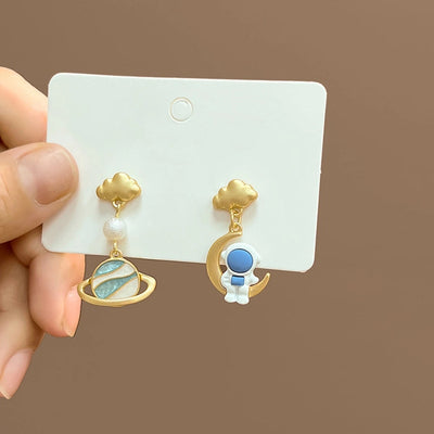 Japanese and Korean series kawaii sweet cute cartoon earrings simple pendant astronaut Planet earrings silver pin