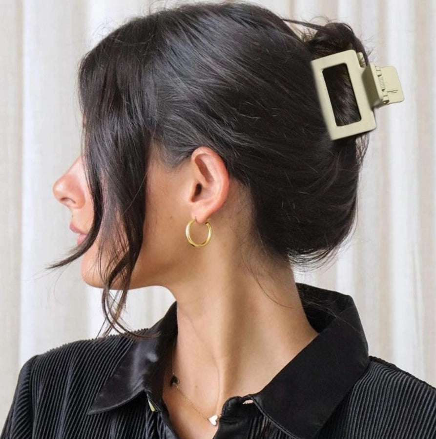 lady solid color plastic resin stoving varnish hair claws