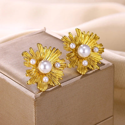 French Style Retro Minority Pearl Ear Stud and Ring Suit Light Luxury High-Grade Autumn Design Flower Rings Ear Studs