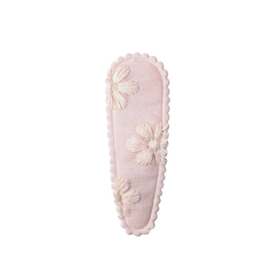 Girl'S Cute Sweet Flower Synthetic Yarn Knit Iron Embroidery Hair Clip