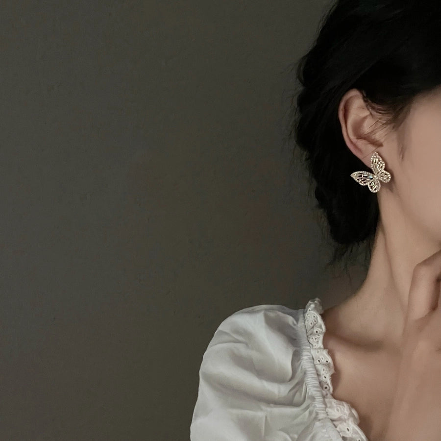 Light luxury high-grade butterfly mosquito coil ear clip without pierced women's super flash Mori style fresh earrings summer fashion