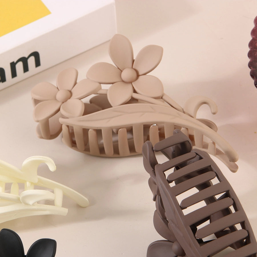 Women's Simple Style Classic Style Flower Plastic Resin Stoving Varnish Hair Claws