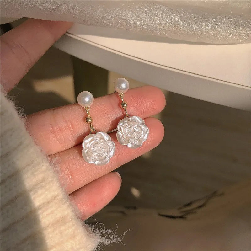 1 pair sweet flower plating alloy earrings