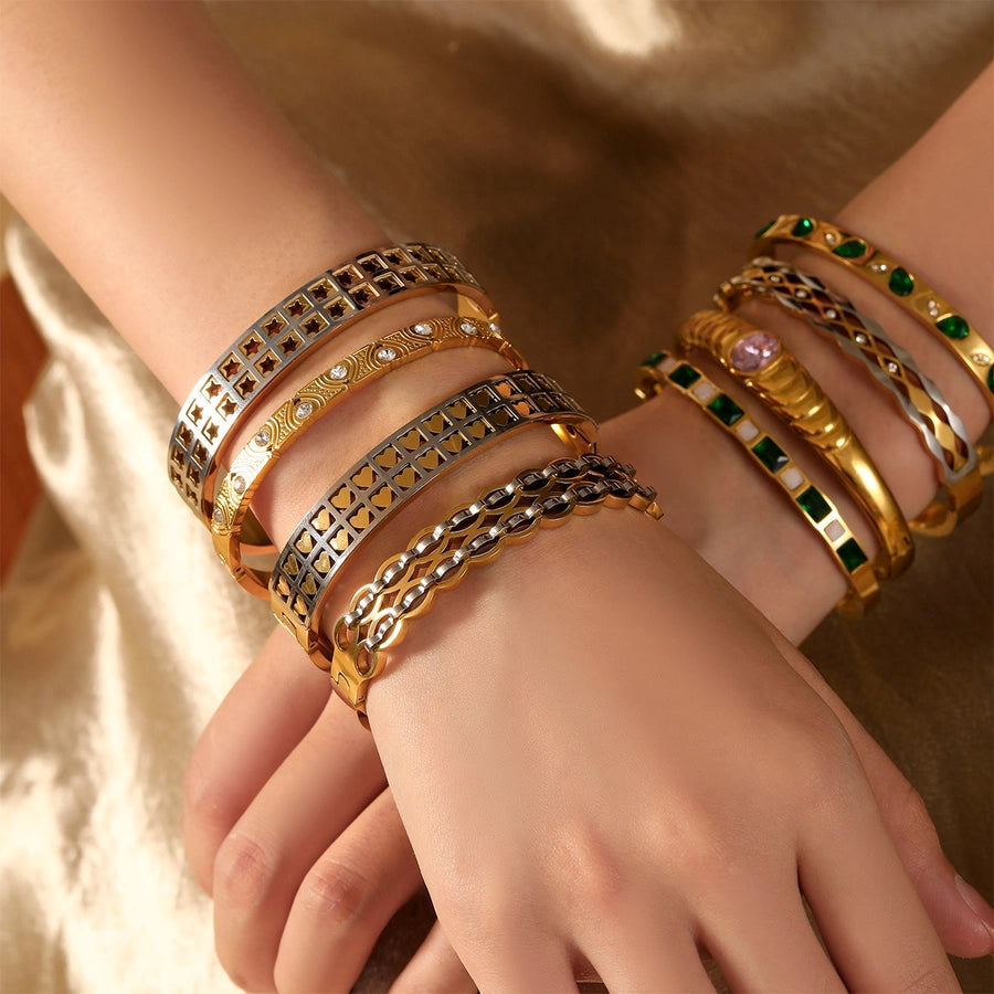 Elegant Retro Star Heart Shape Grain Titanium Steel Bangle In Bulk