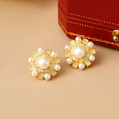 1 Pair Elegant Vintage Style Round Plating Inlay Copper Pearl Zircon 18K Gold Plated Ear Studs