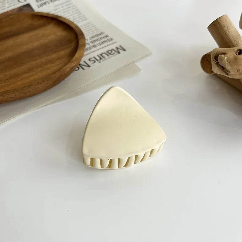 autumn and winter new milk tea coffee grasp clip elegant temperament hair claw back head hair grasp ins simple hair accessories