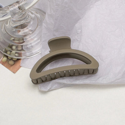 simple style solid color plastic resin spray paint hair clip 1 piece