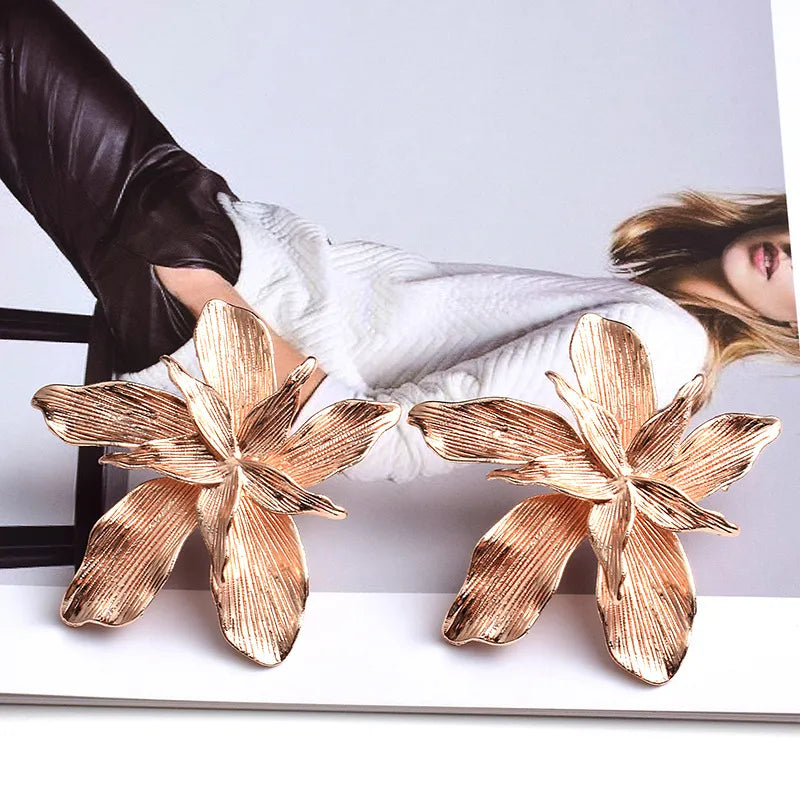 1 pair exaggerated lady roman style flower plating alloy ear studs