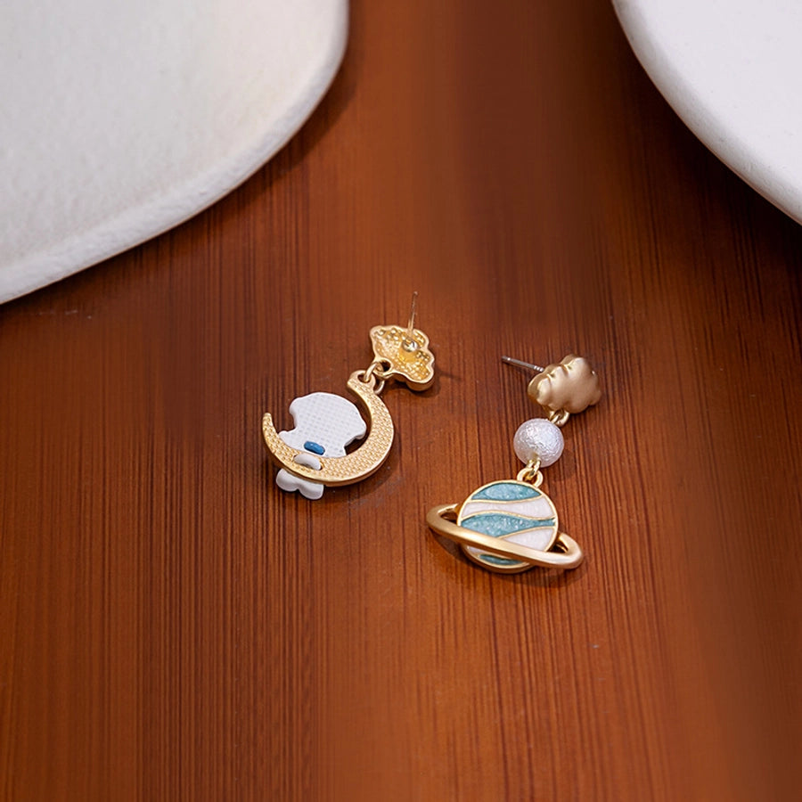 Japanese and Korean series kawaii sweet cute cartoon earrings simple pendant astronaut Planet earrings silver pin