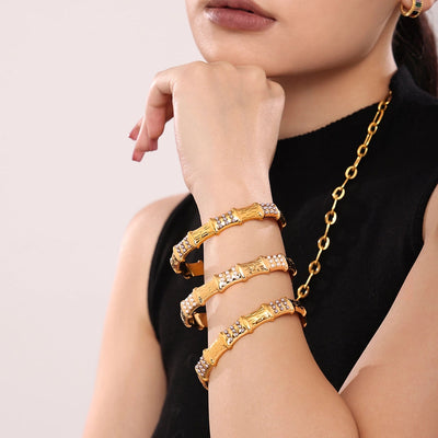 Elegant Luxurious Geometric 304 Stainless Steel 18K Gold Plated Artificial Pearls Bangle In Bulk
