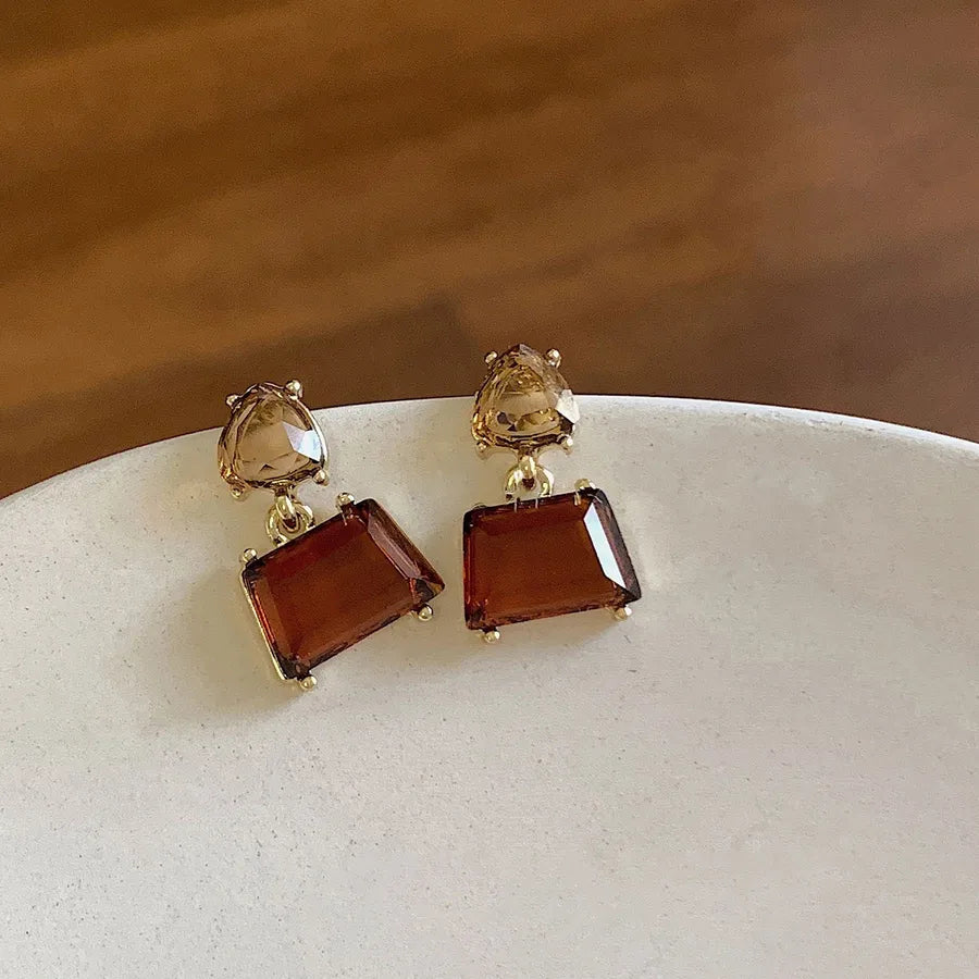 French retro earrings women's temperament earrings high-end feeling mosquito-repellent incense plate ear clip women's No ear hole pearl earrings women's wholesale