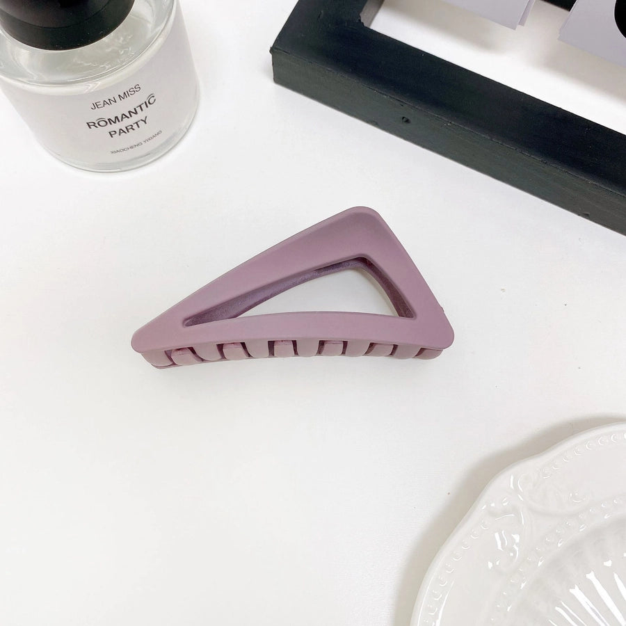 women's simple style triangle plastic hair claws