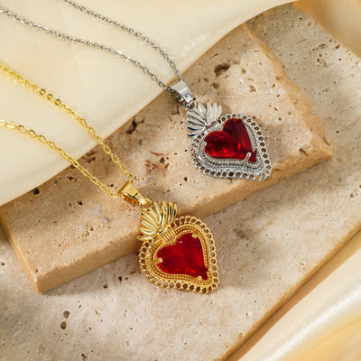 304 Stainless Steel Copper K Gold Plated Three-dimensional Inlay Heart Shape Strawberry Glass Pendant Necklace