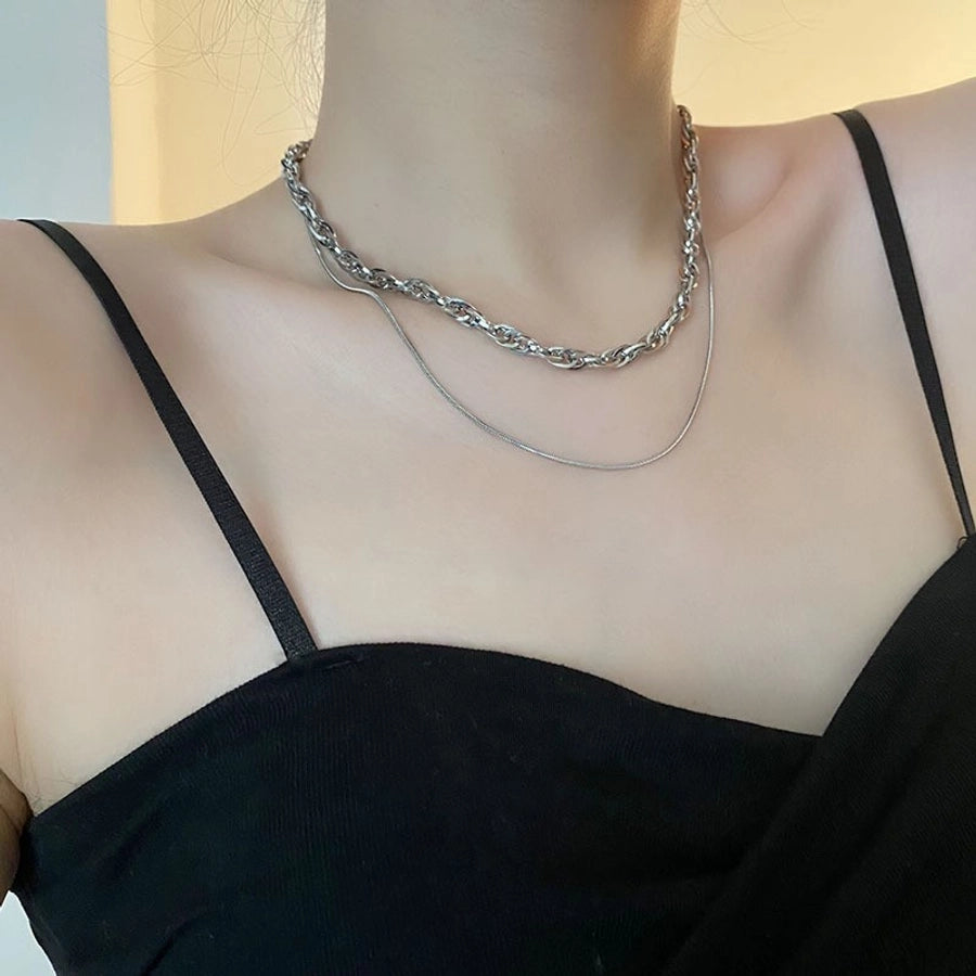 Jewelry Hip-Hop Simple Style Asymmetrical Titanium Steel Titanium Steel Silver Plated Asymmetrical Necklace