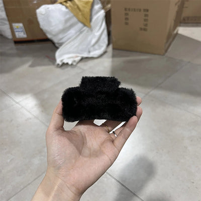 Women's Simple Style Solid Color PC Plush Hair Claws