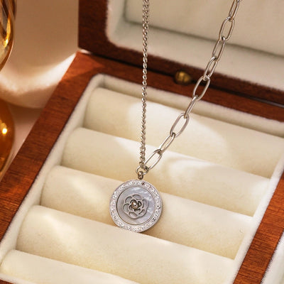 Jewelry Elegant Lady Simple Style Floral 304 Stainless Steel Pendant Necklace