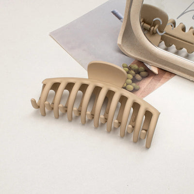 simple style solid color plastic resin spray paint hair clip 1 piece