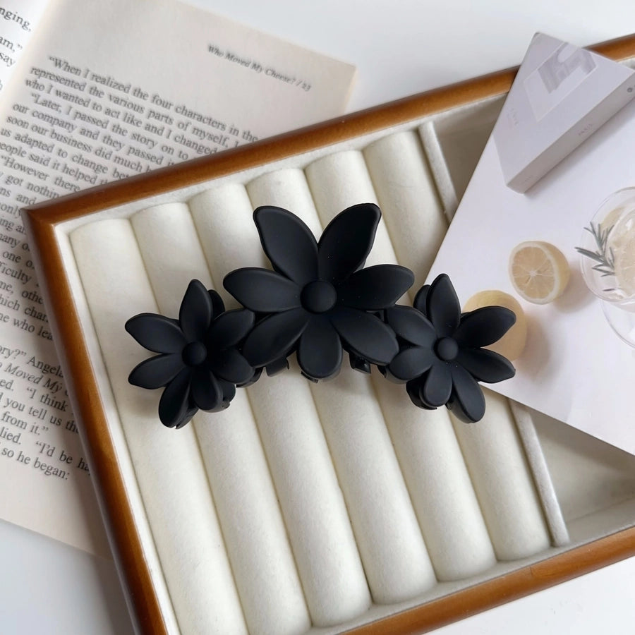 Women's Simple Style Classic Style Flower Plastic Resin Stoving Varnish Hair Claws