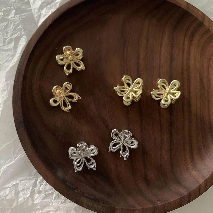 Women's Sweet IG Style Flower Metal Hollow Out Hair Claws
