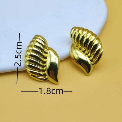 1 Pair Vintage Style Classic Style Conch Spiral Stripe Stamping 304 Stainless Steel 18K Gold Plated Ear Studs