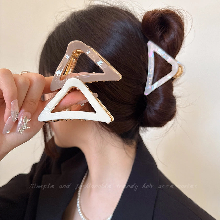 Women's Sweet Simple Style Triangle Alloy Resin Hollow Out Hair Claws